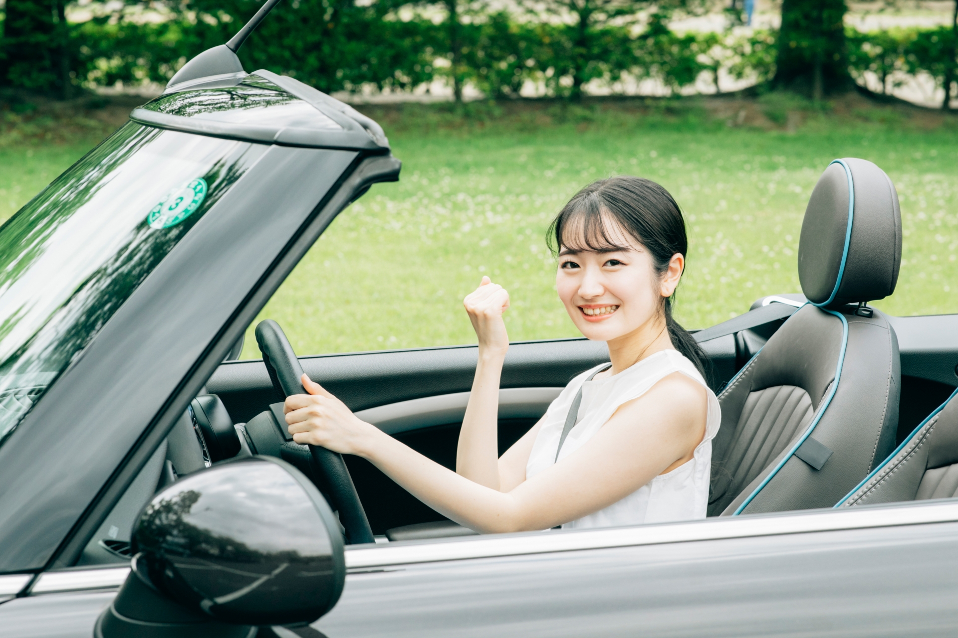 保険で安心している女性