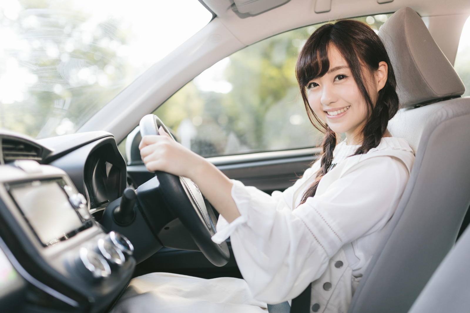 安全運転女子。モデル：河村友歌