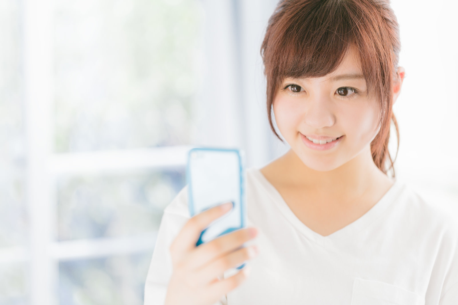 maas系アプリ使用女子。モデル：河村友歌