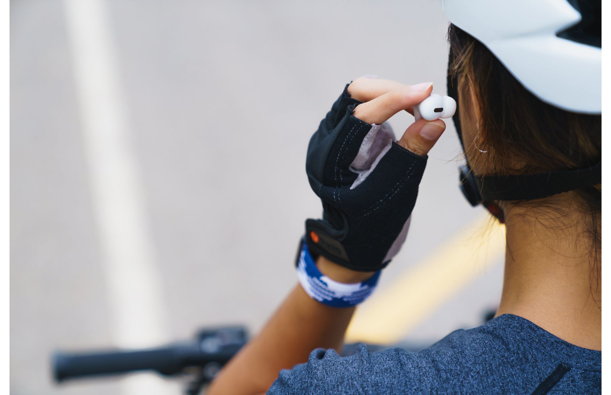 イヤホン　自転車