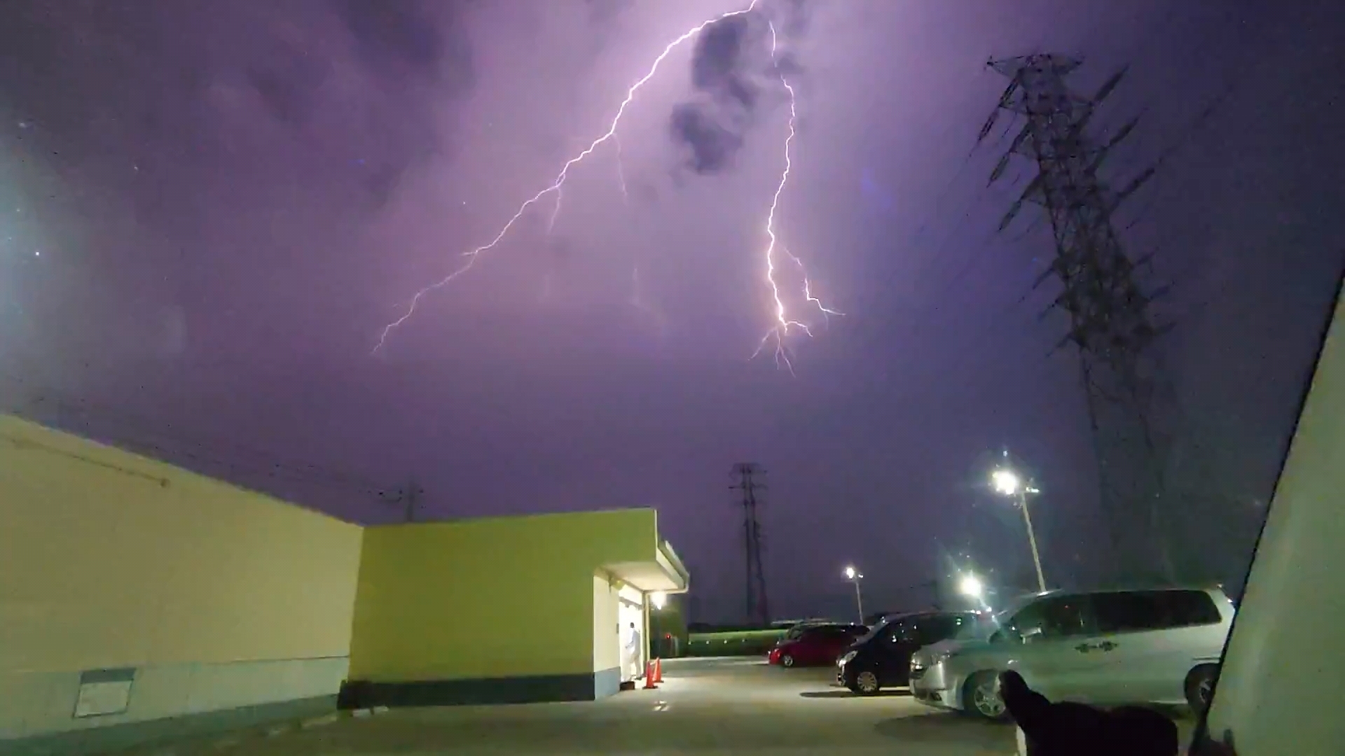 雷 車