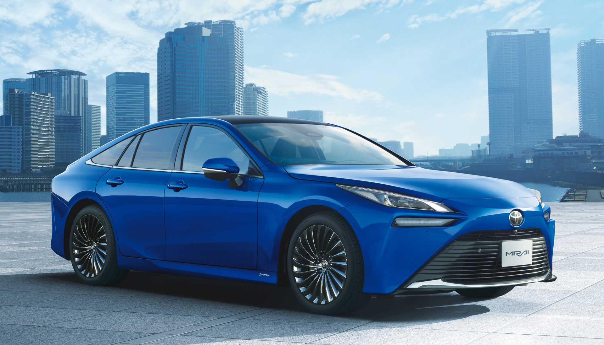 トヨタ自動車の燃料電池自動車「MIRAI」の写真
